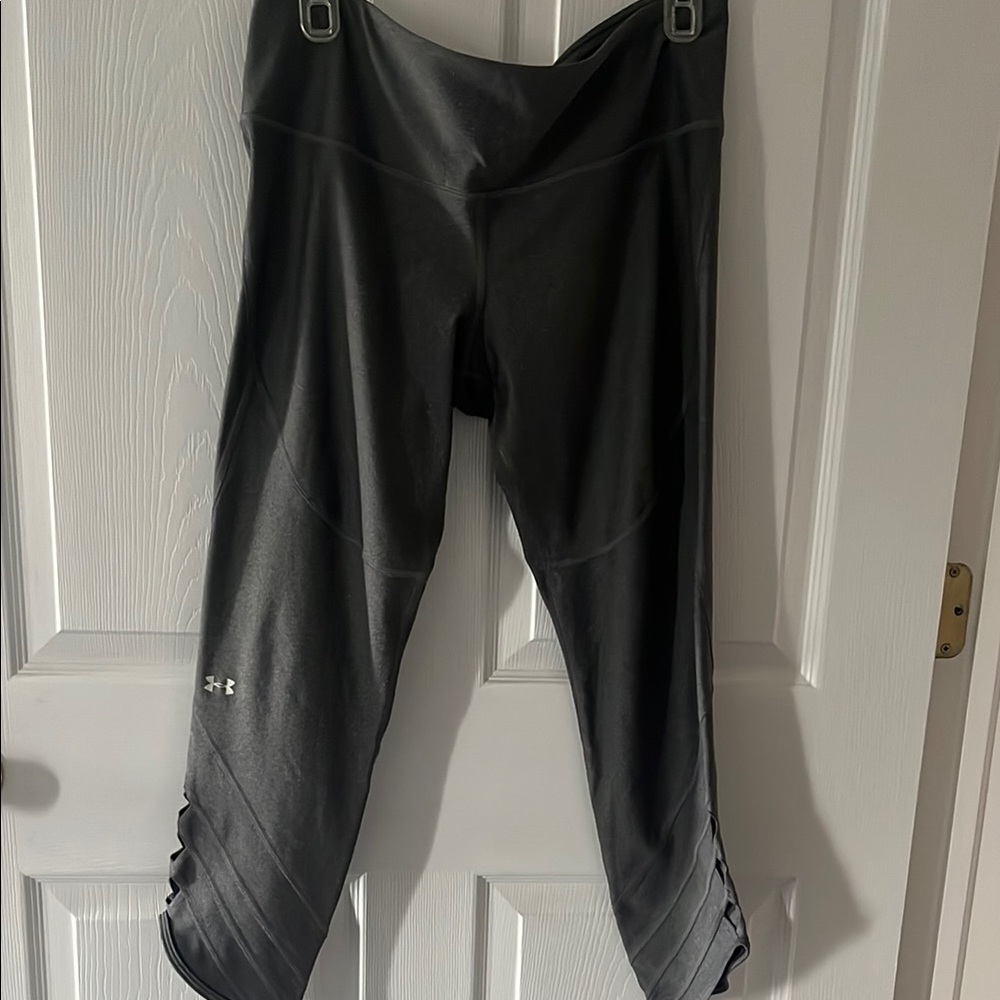 Women’s Under Armour grey compression heatgear Pants XL